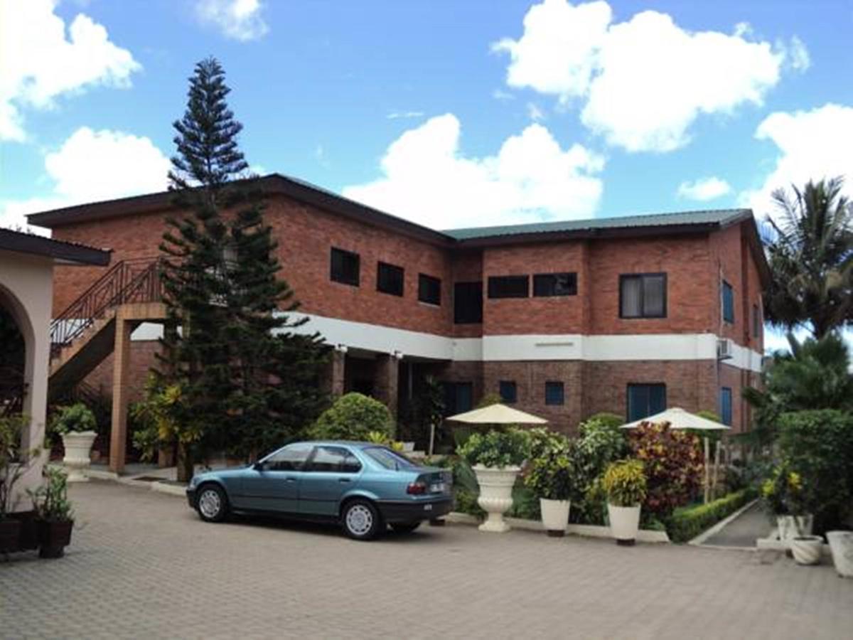 Joy Family Lodge Amasaman Ngoại thất bức ảnh