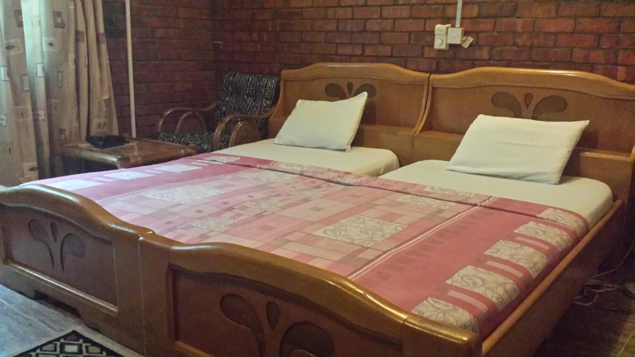 Joy Family Lodge Amasaman Phòng bức ảnh