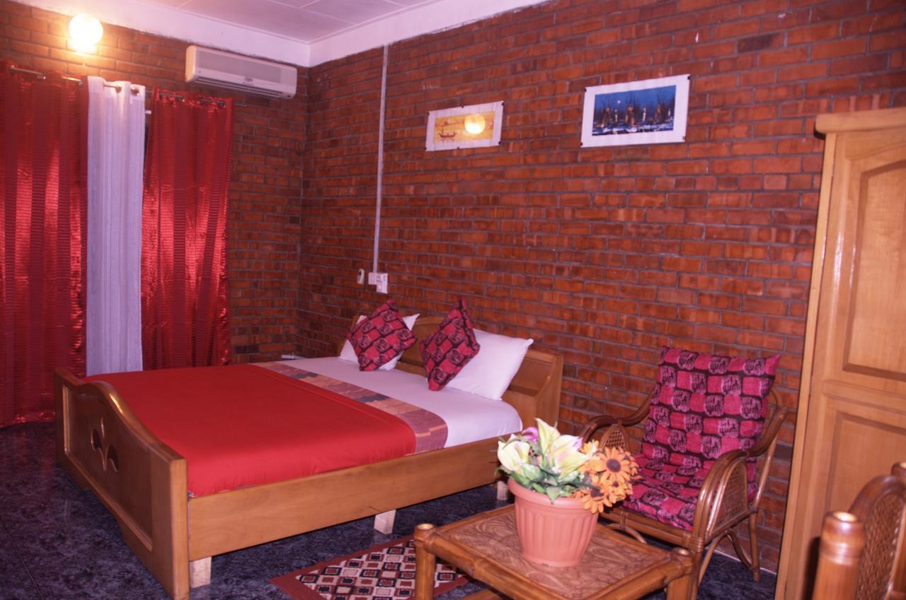 Joy Family Lodge Amasaman Ngoại thất bức ảnh